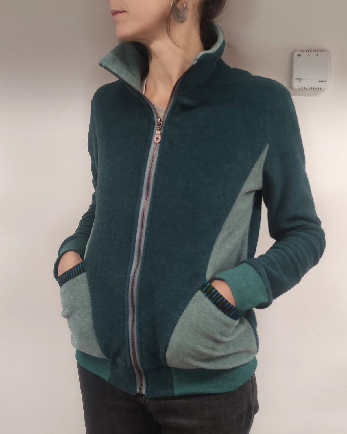 Veste polaire chaude avec zip, fabriquée artisanalement à Albertville en Savoie