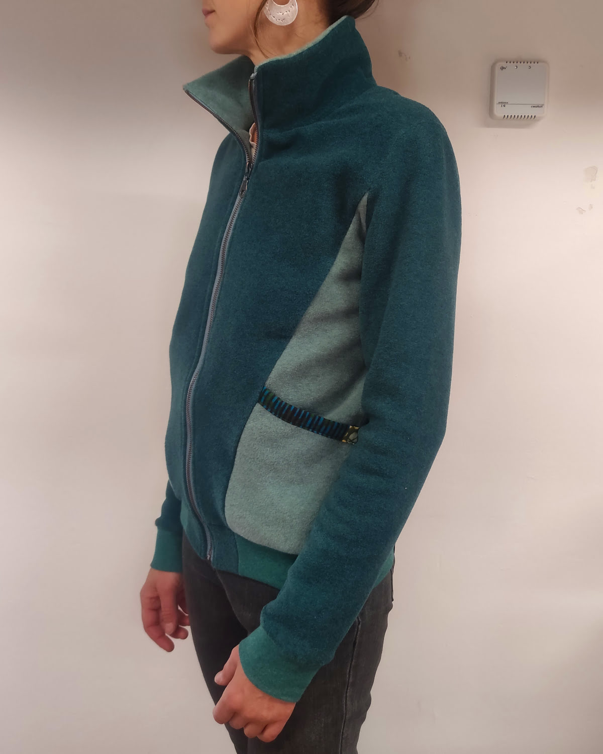 Veste polaire chaude avec zip, fabriquée artisanalement à Albertville en Savoie