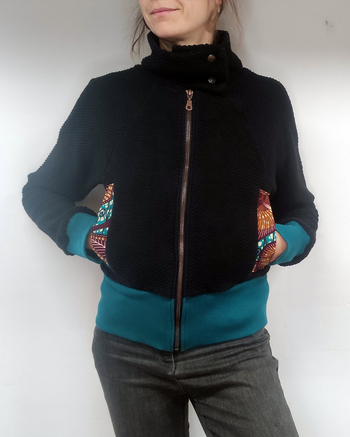 Veste bombers à zip noire moumoute avec poche raglan