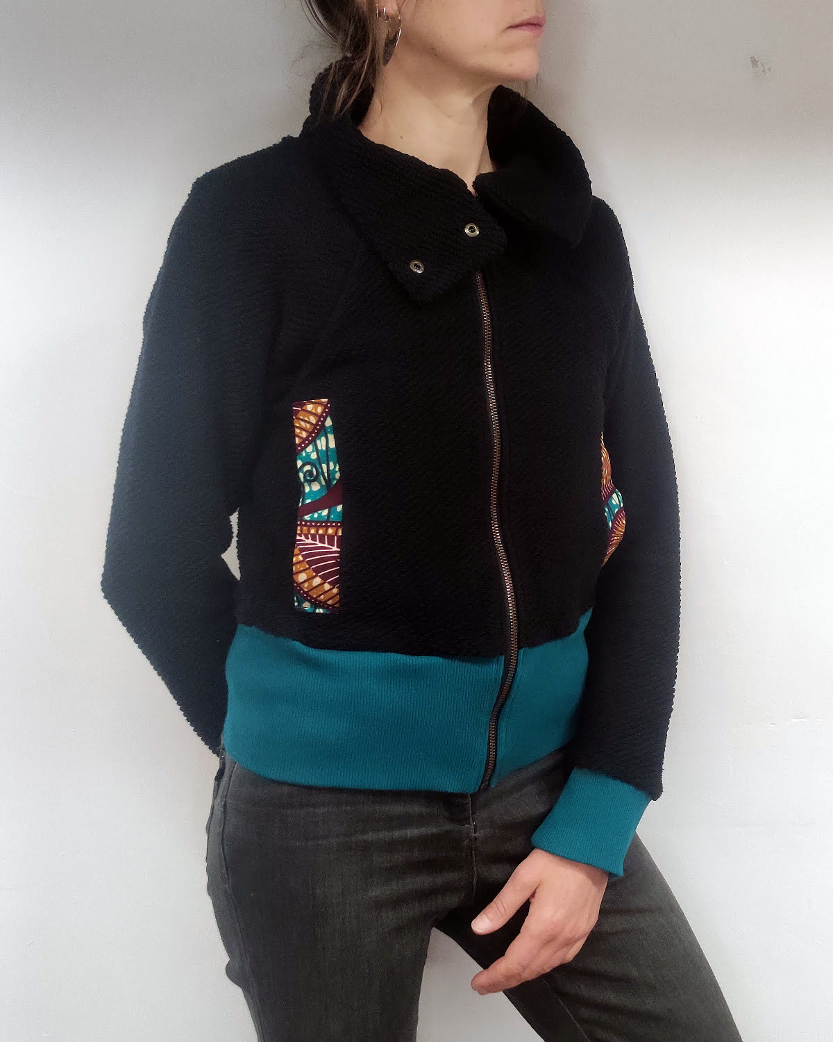 Veste bombers à zip noire moumoute avec poche raglan