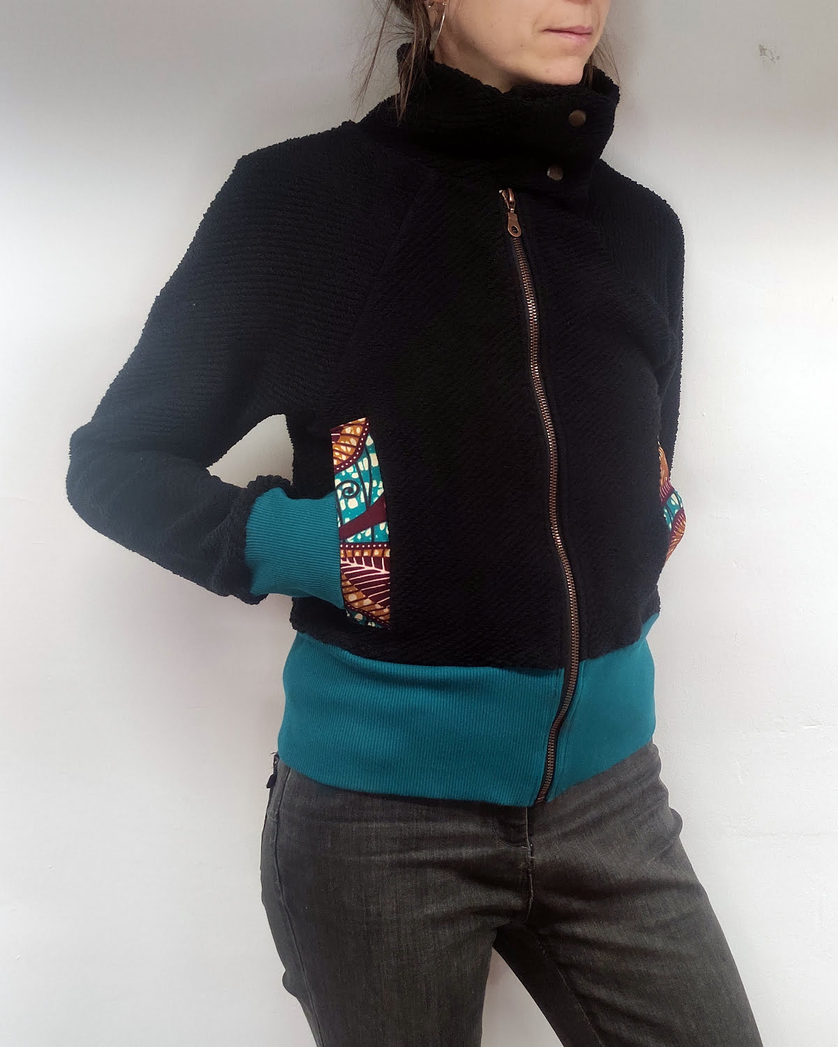 Veste bombers à zip noire moumoute avec poche raglan