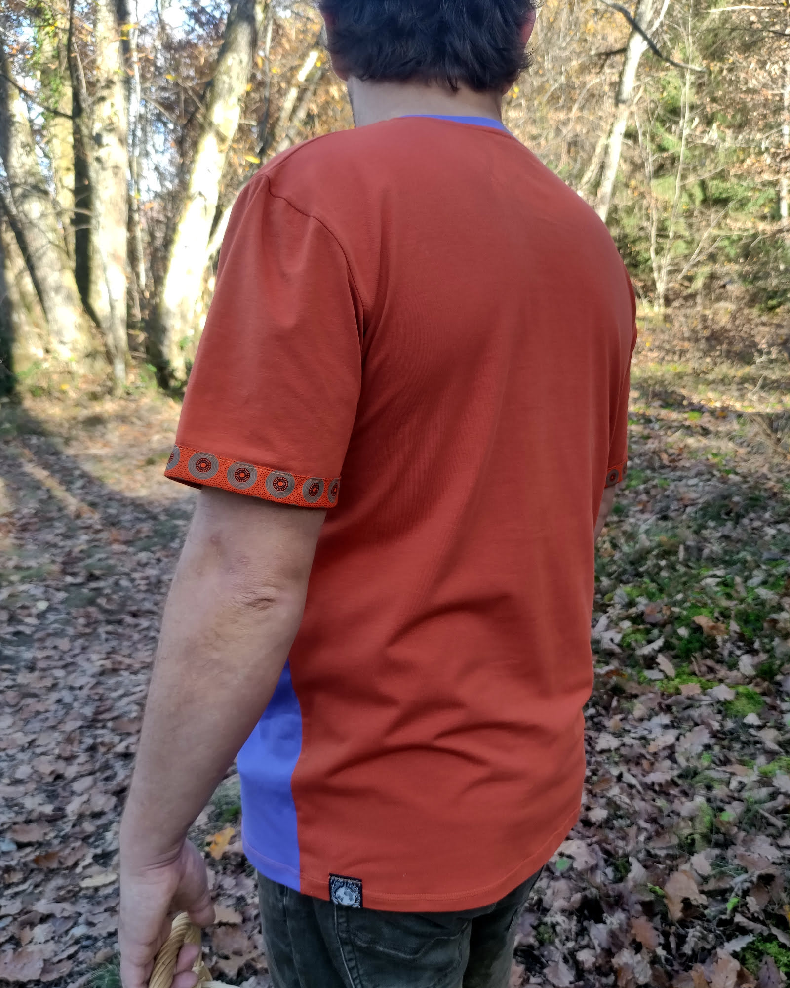 Tshirt en coton biologique avec finition en shweshwe sud africain