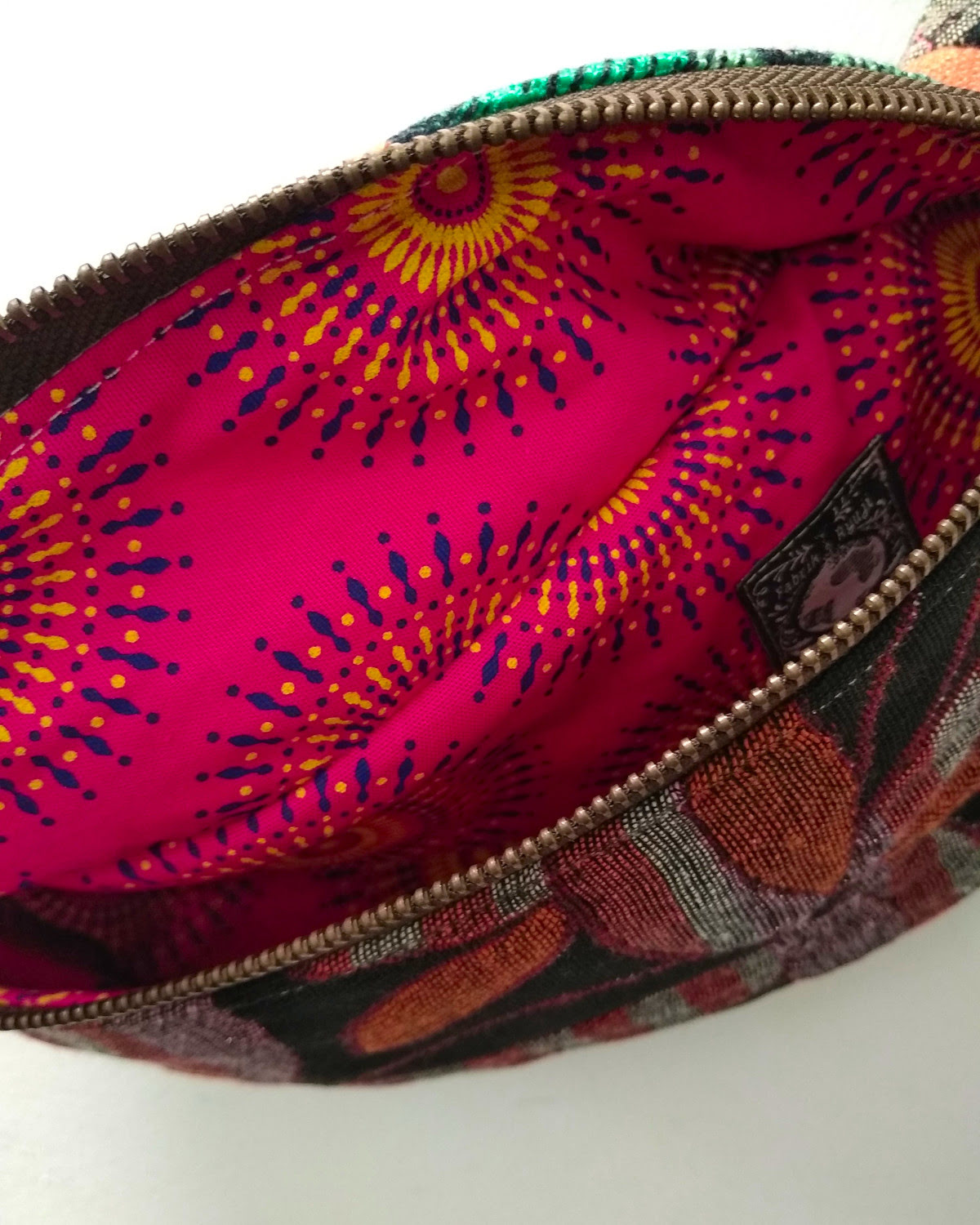 Sac pochette banane, fanny pack, rose avec des motifs à fleurs rétro