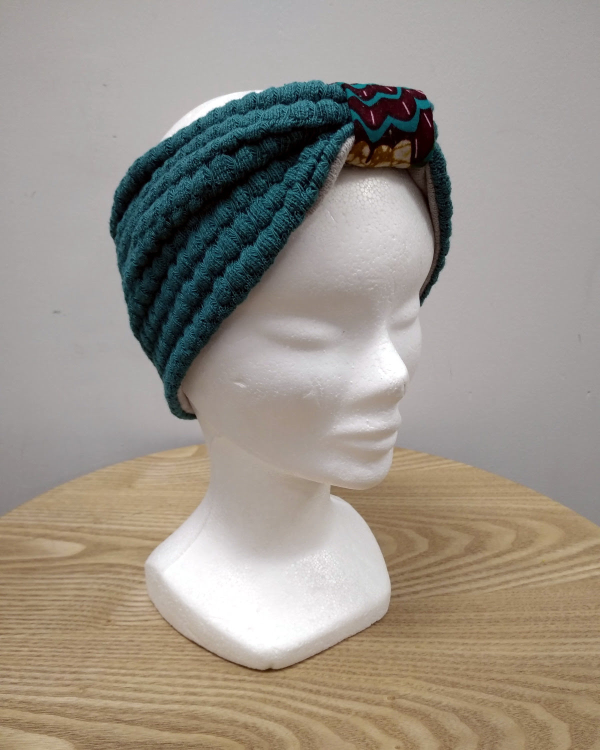 Bandeau hiver imitation crochet bleu turquoise fait main artisanalement