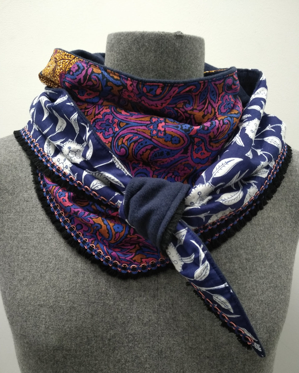 Chèche écharpe triangle coton et viscose, wax, indien, motif ethnique et bohème, création artisanale française